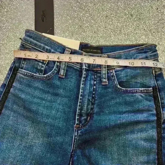 SILVER Calley Super High Rise Skinny Jeans - Picture 5 of 9